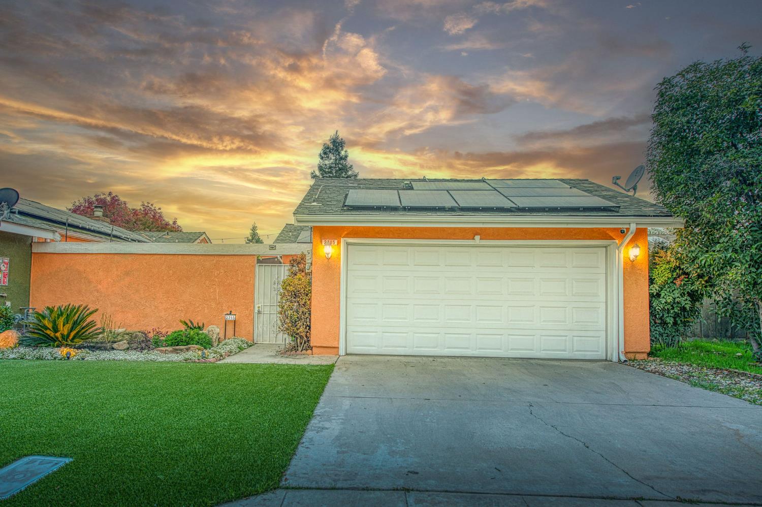 2715 N Marty Ave, Fresno, CA 93722