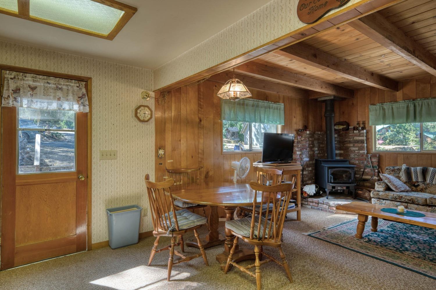 41835 Corlew Ln, Auberry, CA 93602