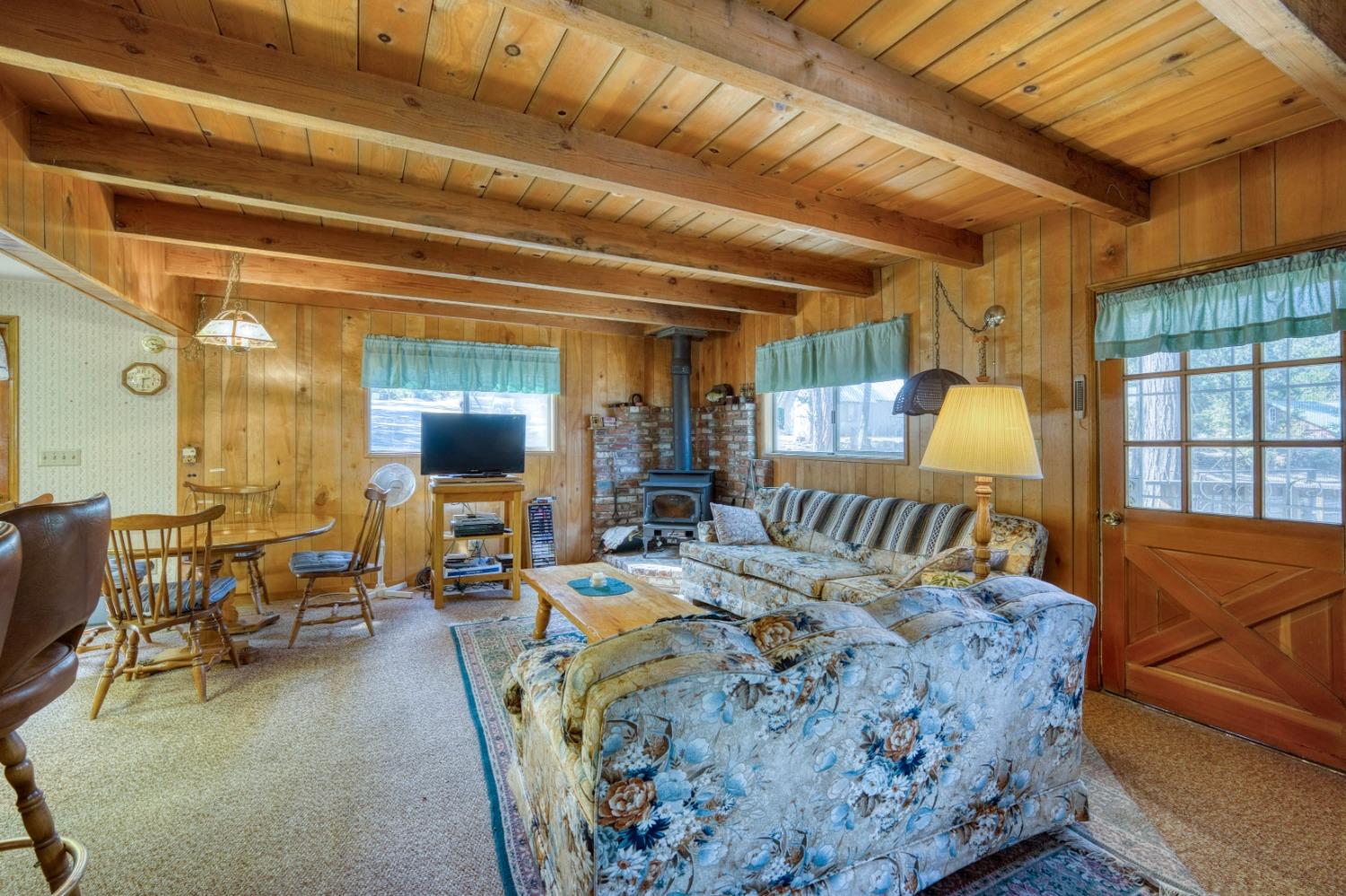 41835 Corlew Ln, Auberry, CA 93602