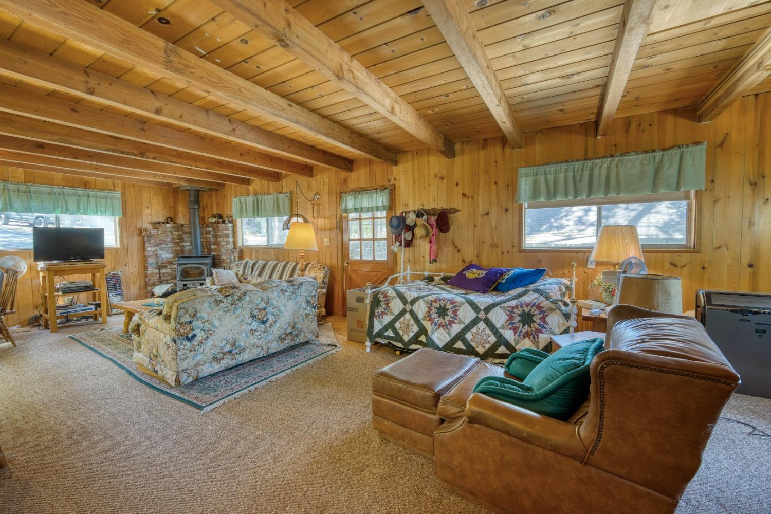 41835 Corlew Ln, Auberry, CA 93602