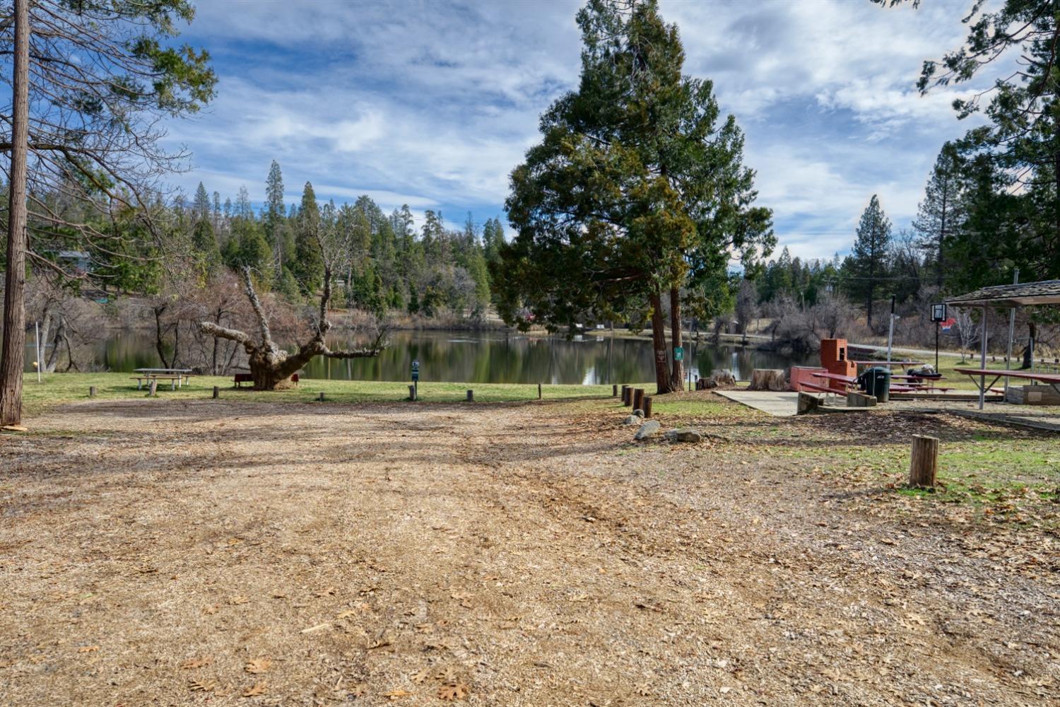 41835 Corlew Ln, Auberry, CA 93602