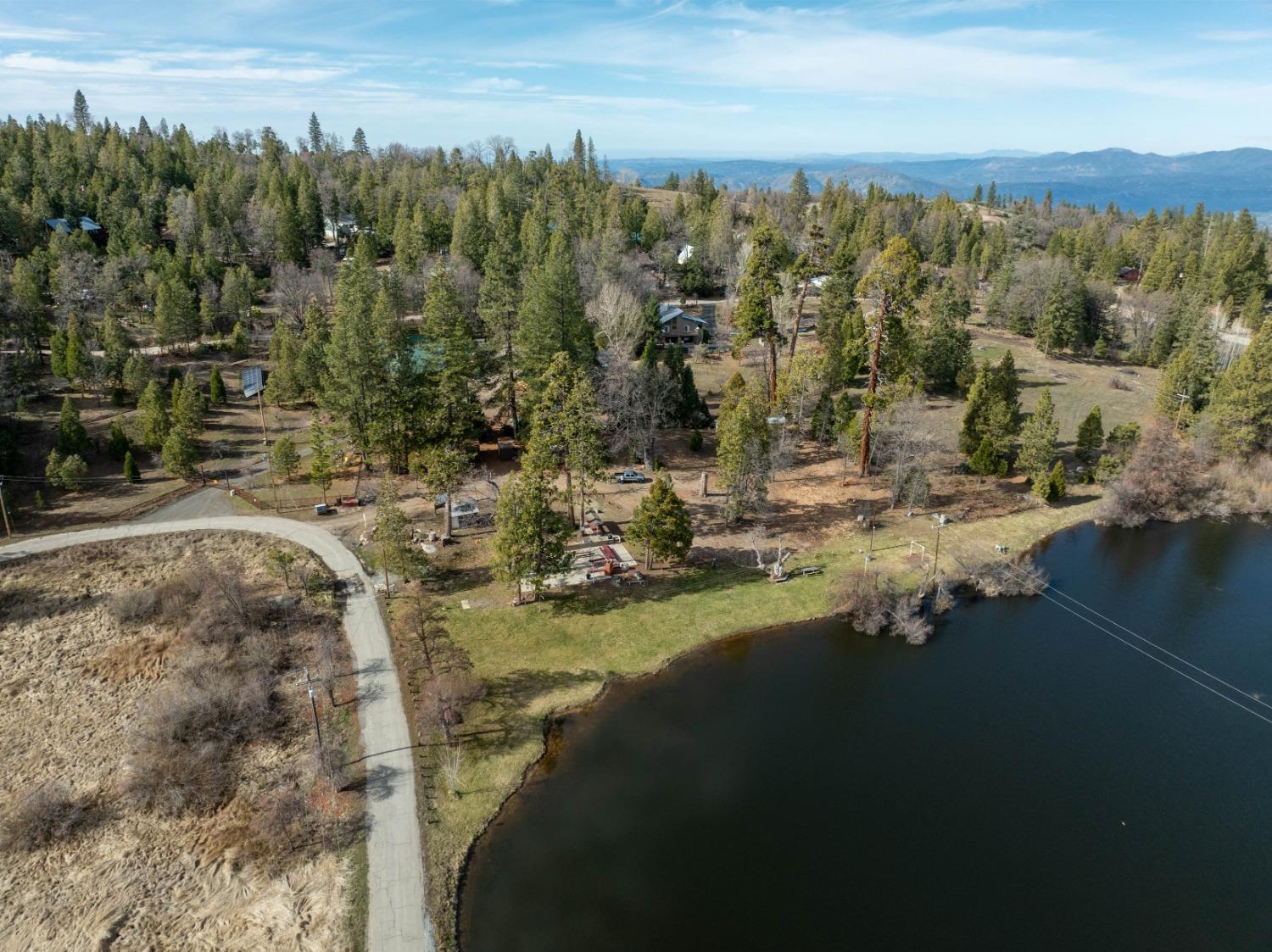 41835 Corlew Ln, Auberry, CA 93602