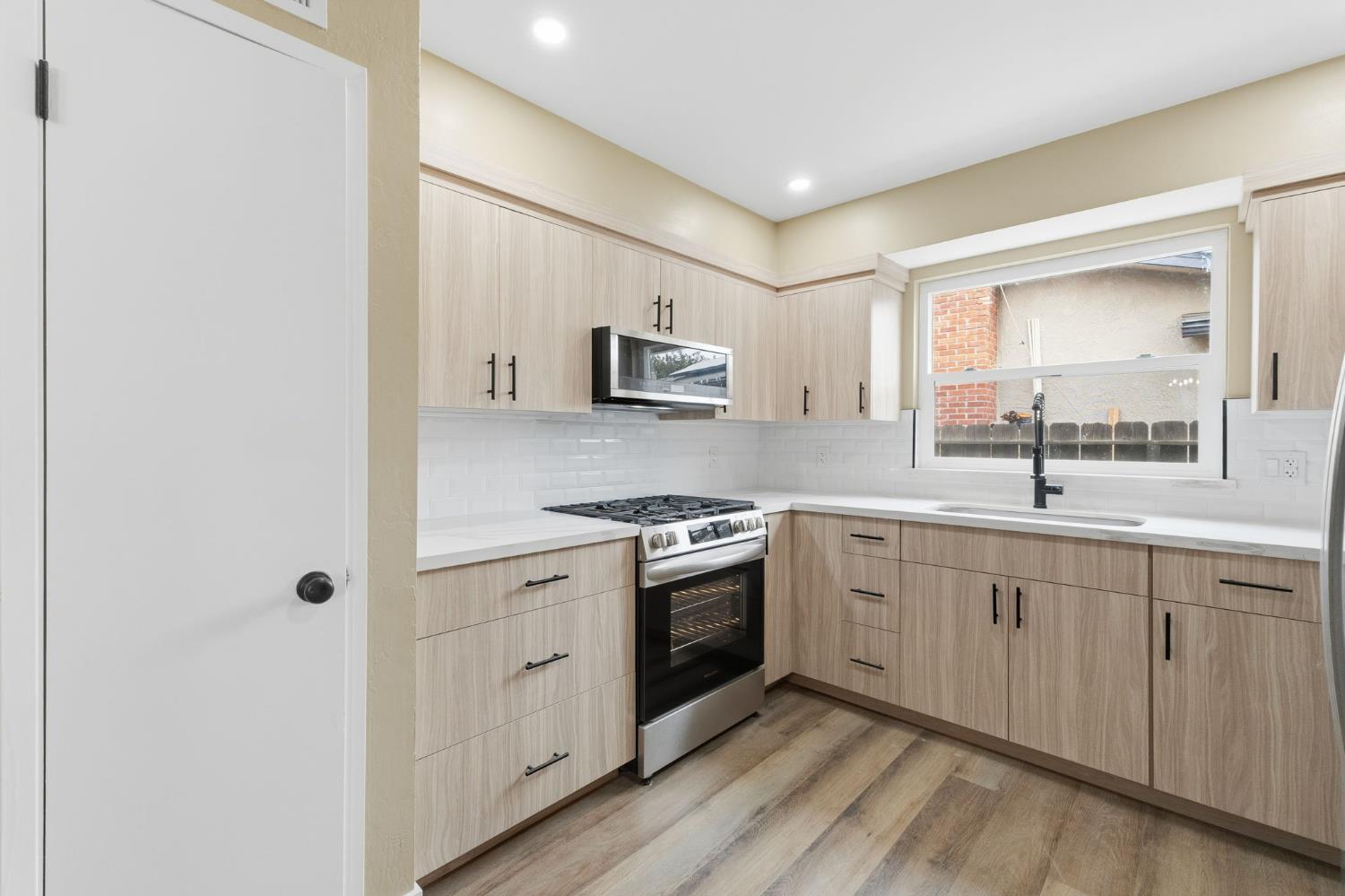 1515 Keats Ave, Clovis, CA 93611