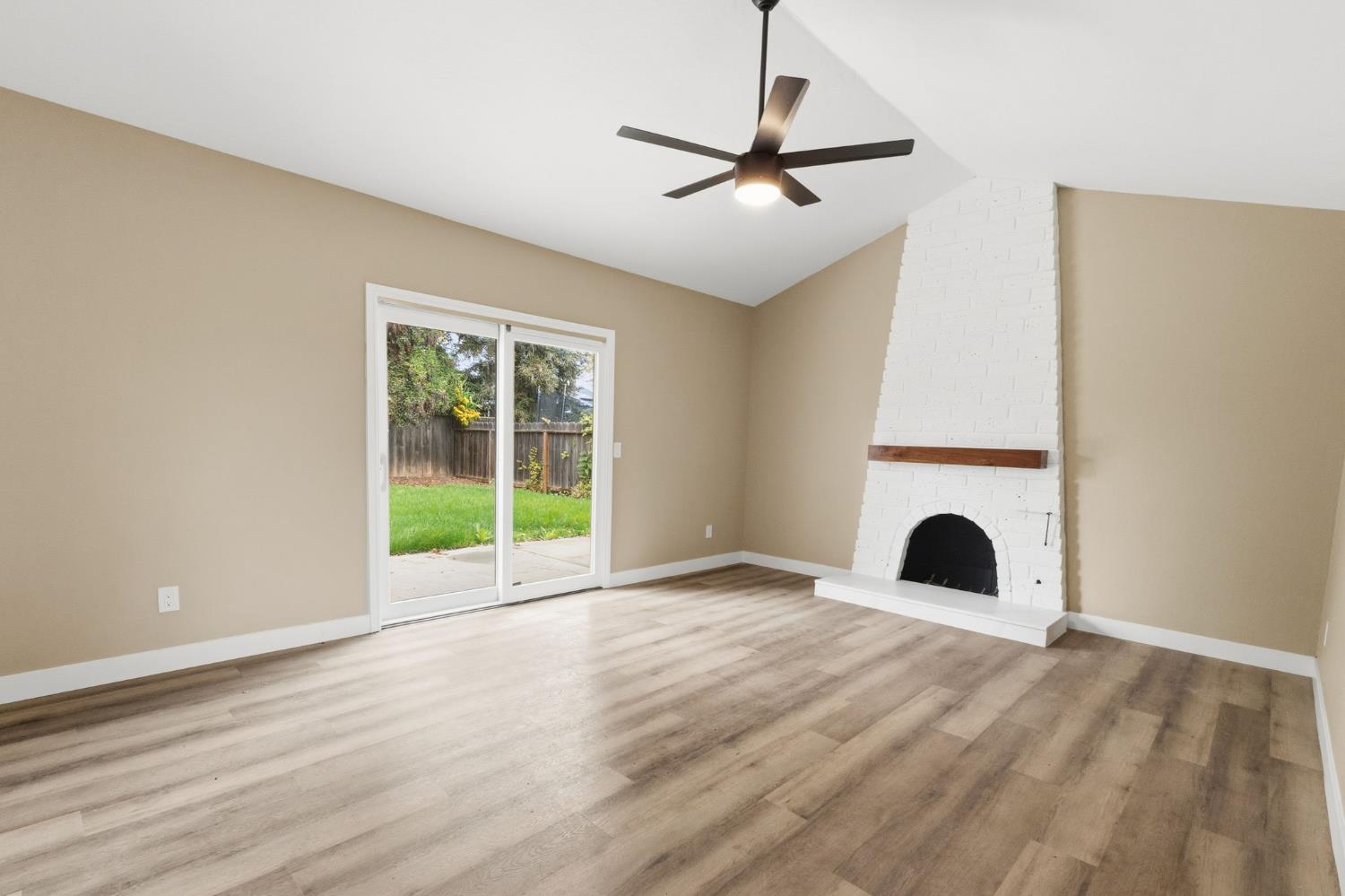 1515 Keats Ave, Clovis, CA 93611