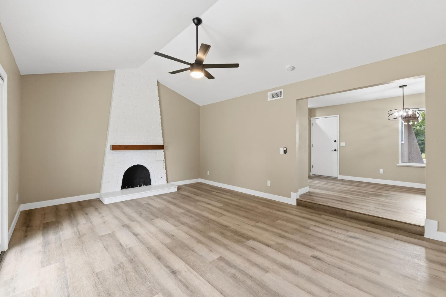 1515 Keats Ave, Clovis, CA 93611