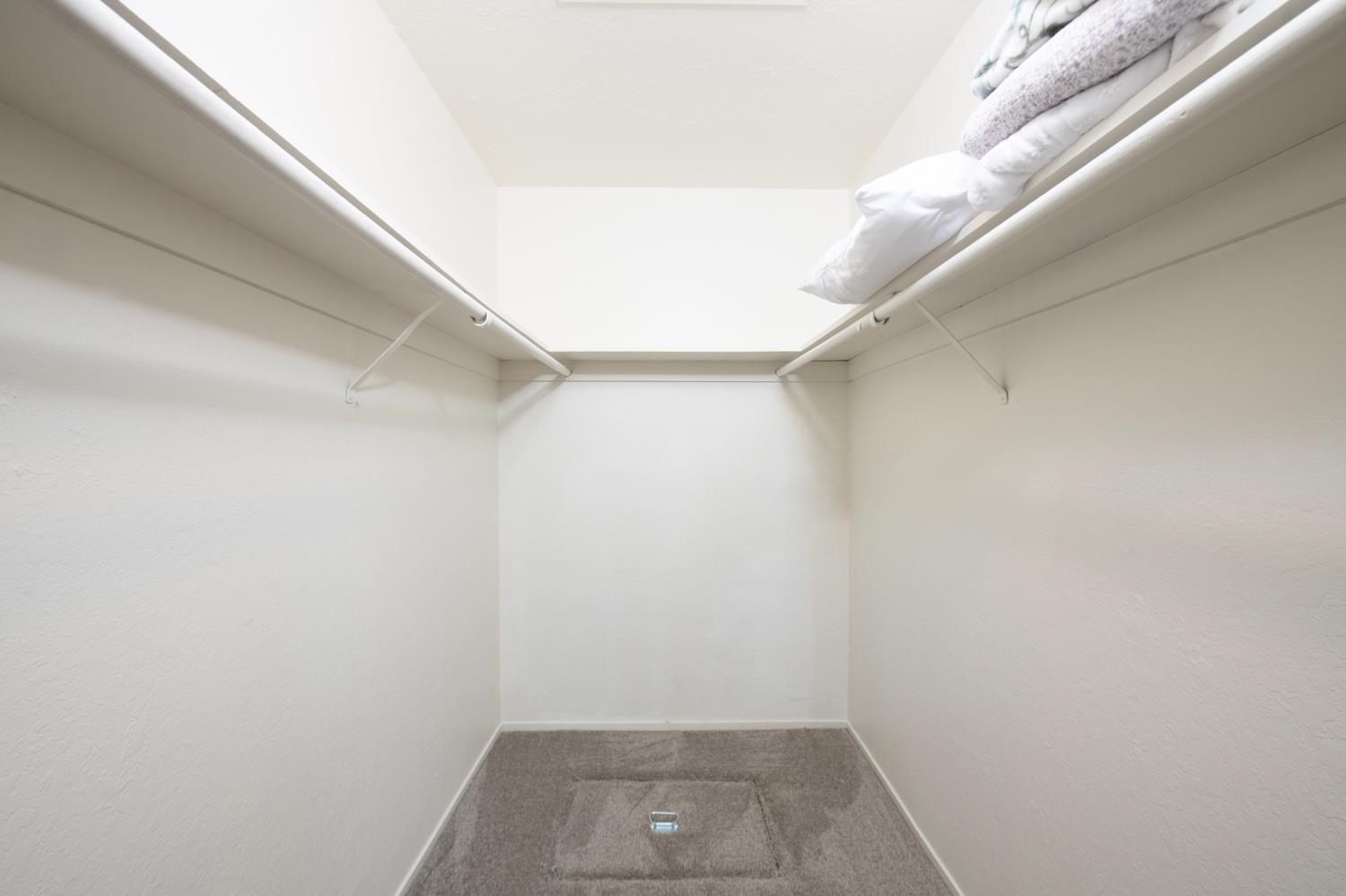 21256 Tollhouse Rd, Clovis, CA 93619