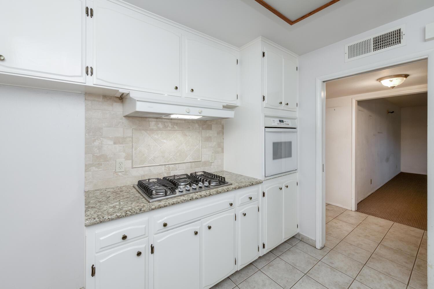 7353 N Bond St, Fresno, CA 93720