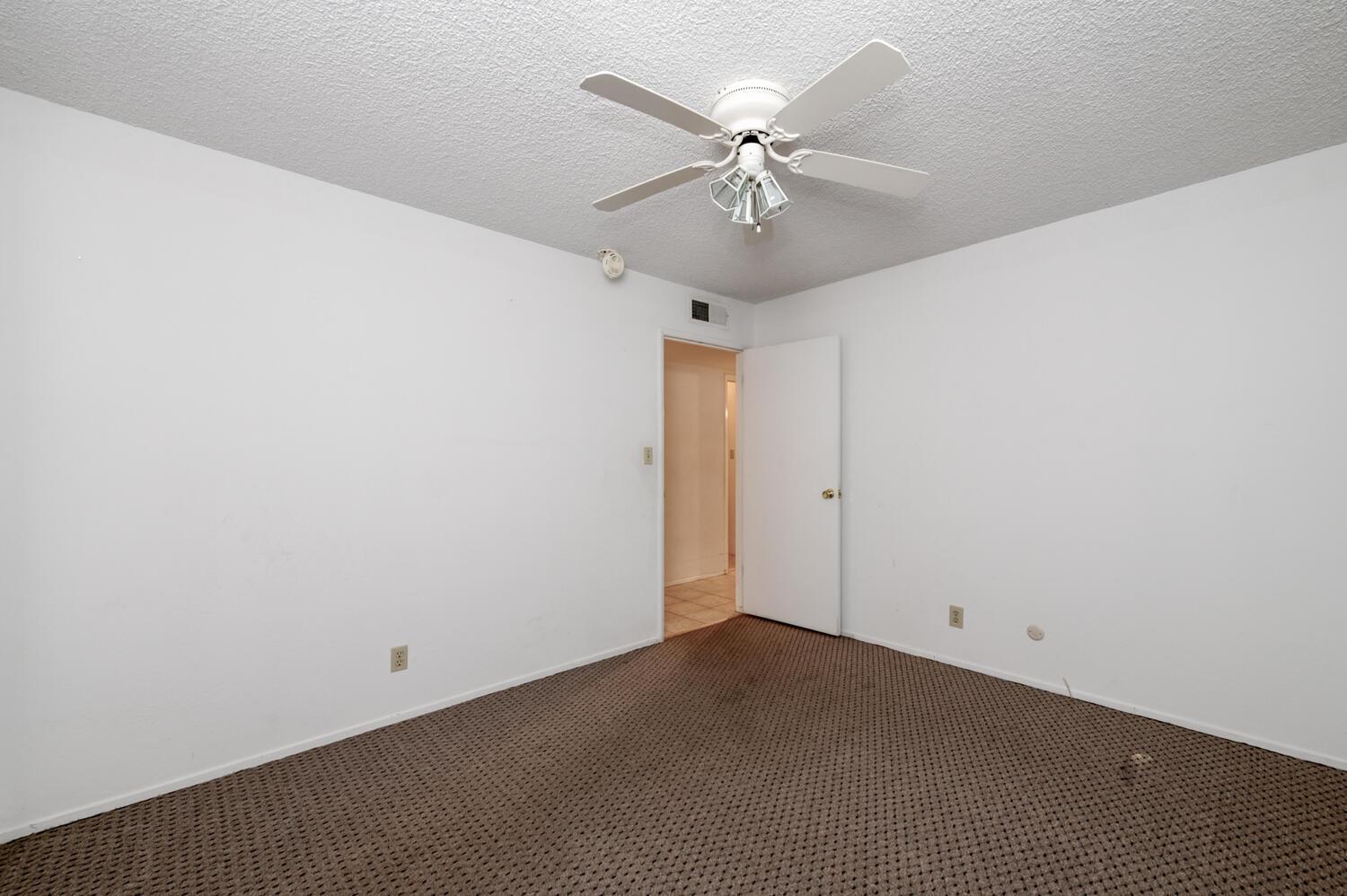 7353 N Bond St, Fresno, CA 93720