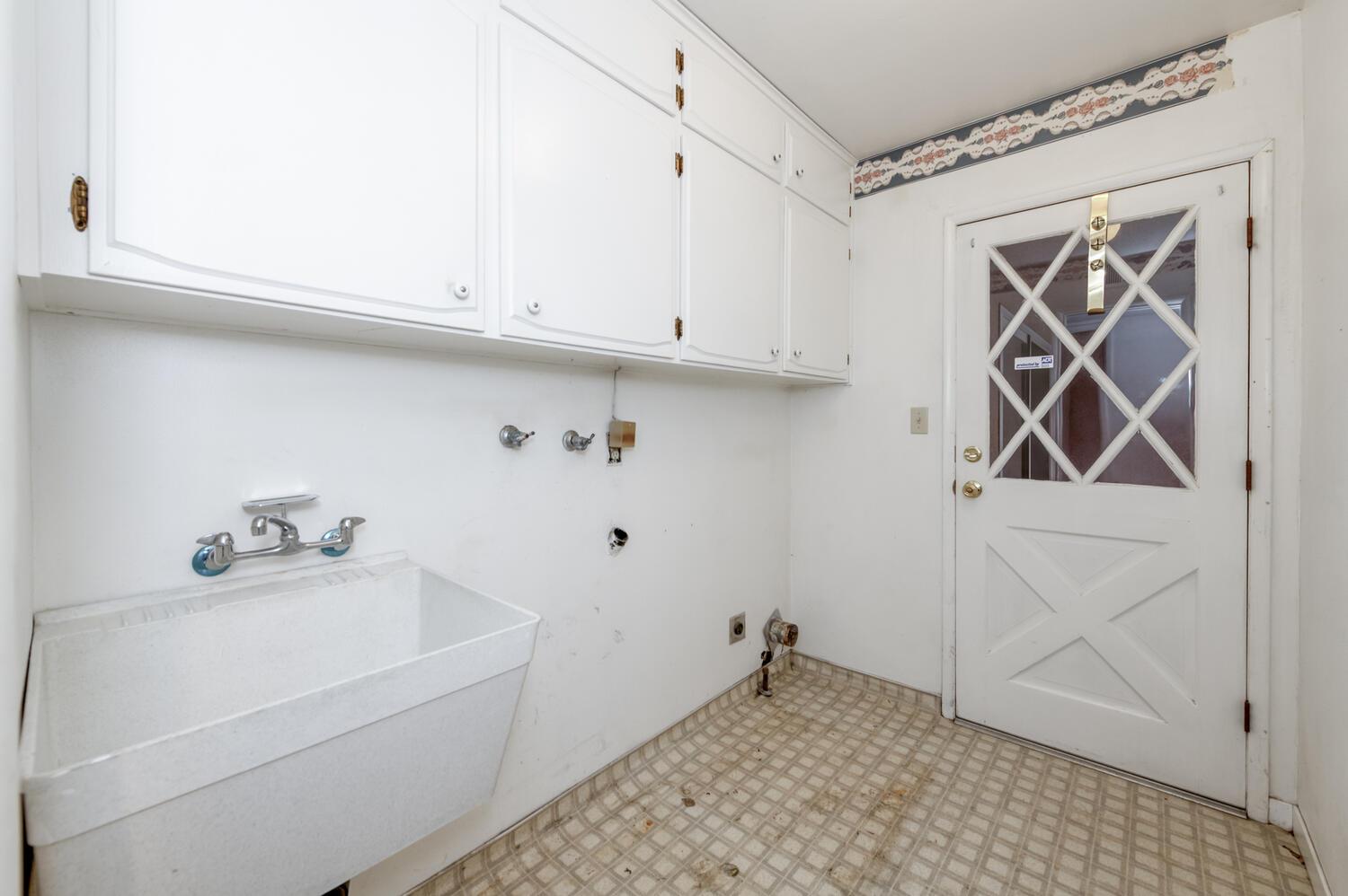 7353 N Bond St, Fresno, CA 93720