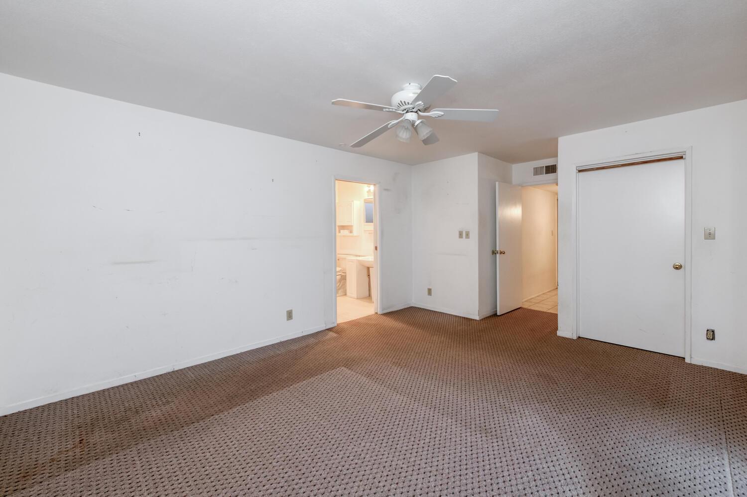 7353 N Bond St, Fresno, CA 93720