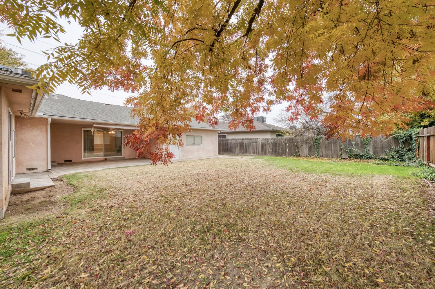 7353 N Bond St, Fresno, CA 93720