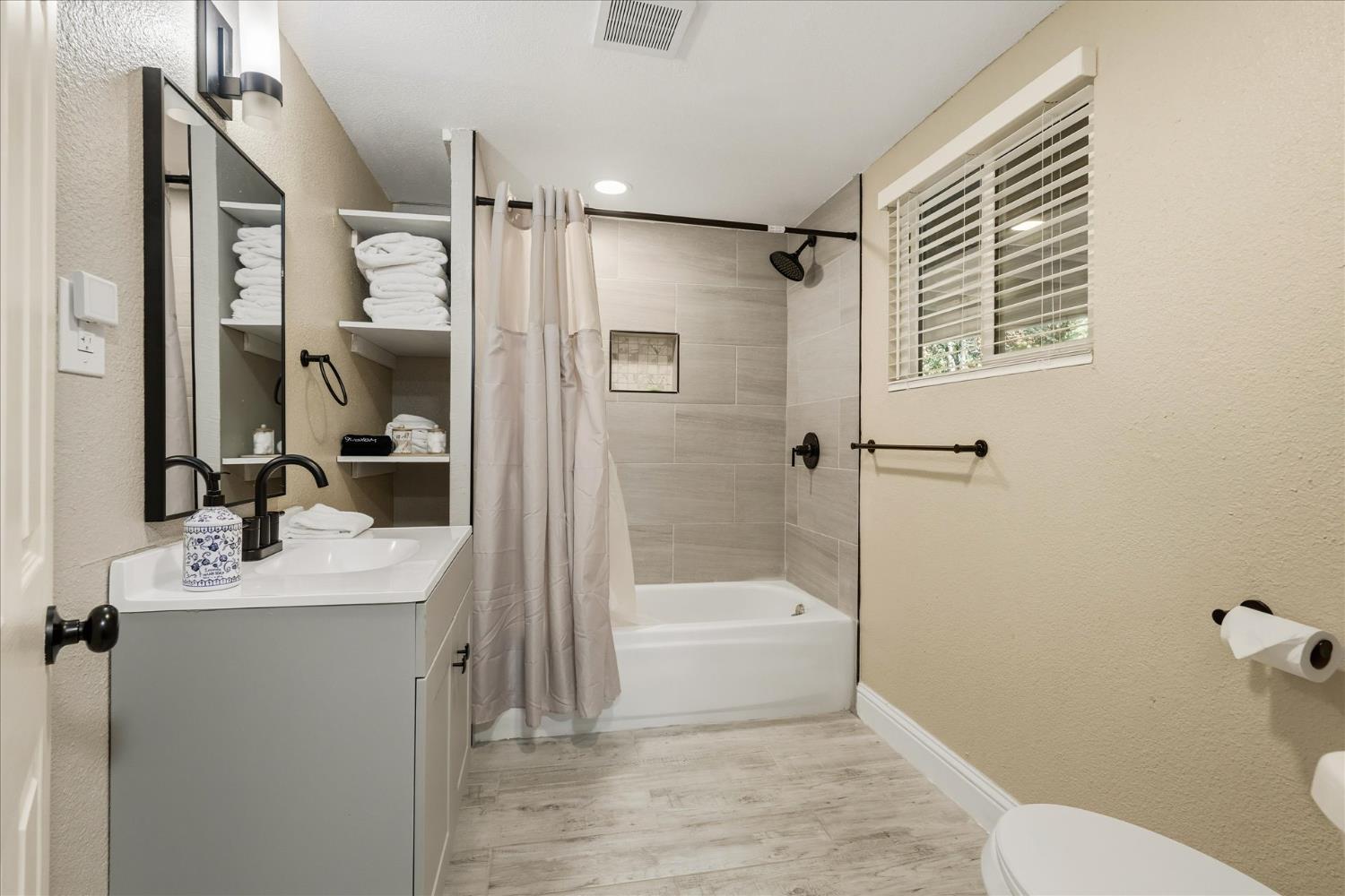 50722 Chu Ranch Rd, Oakhurst, CA 93644