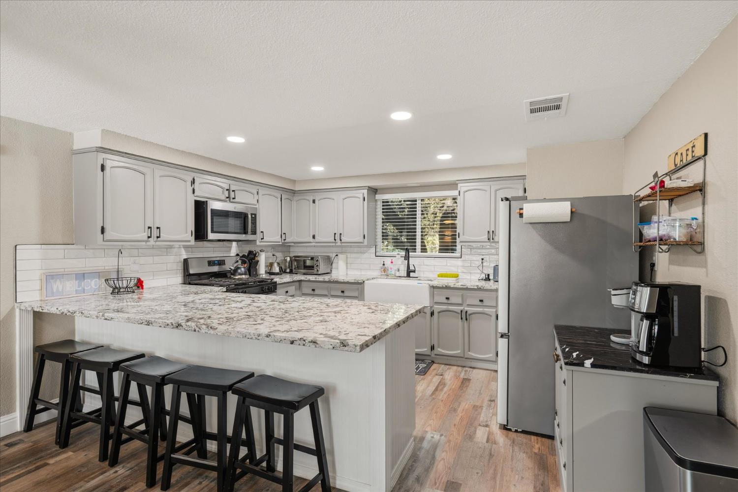 50722 Chu Ranch Rd, Oakhurst, CA 93644