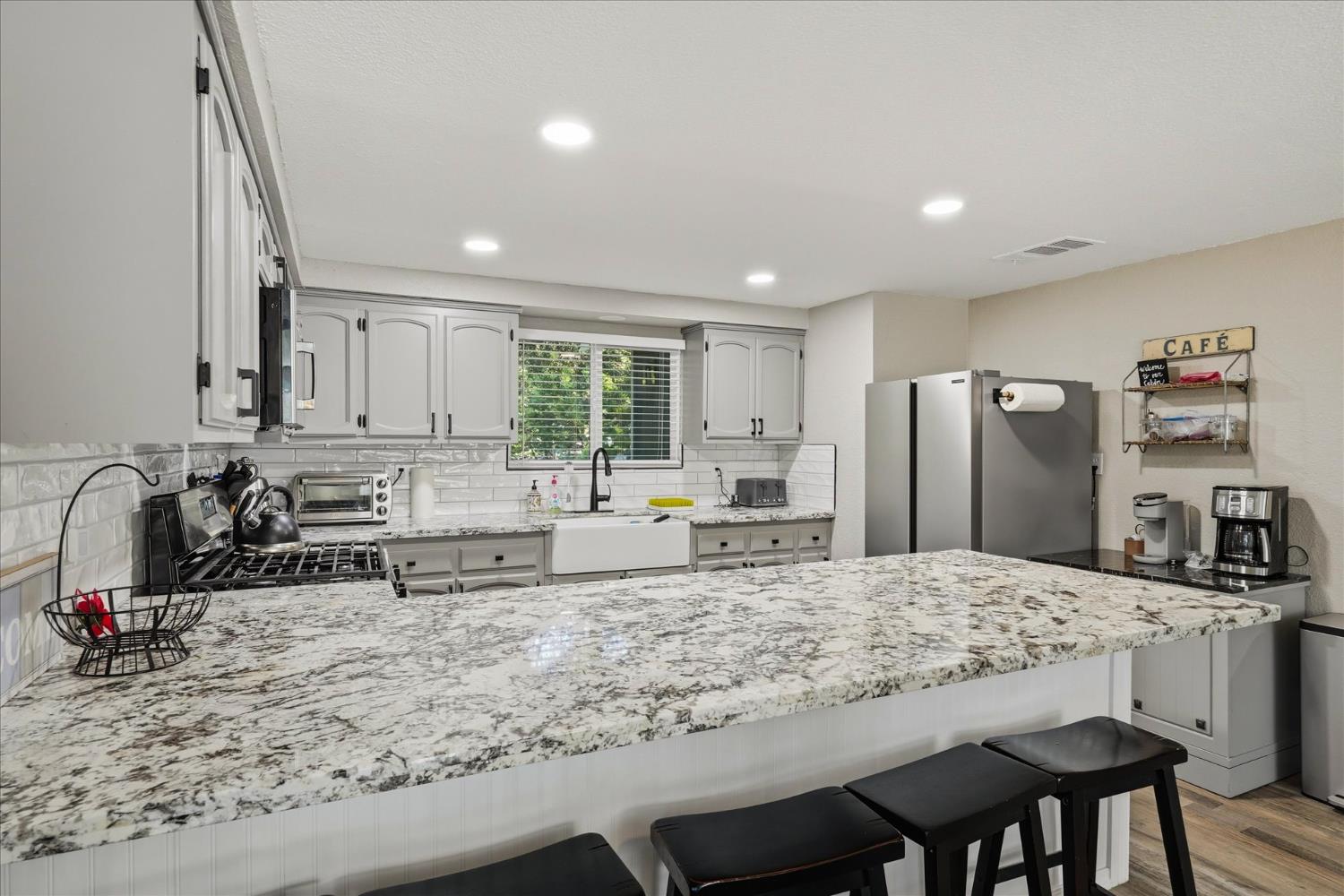 50722 Chu Ranch Rd, Oakhurst, CA 93644