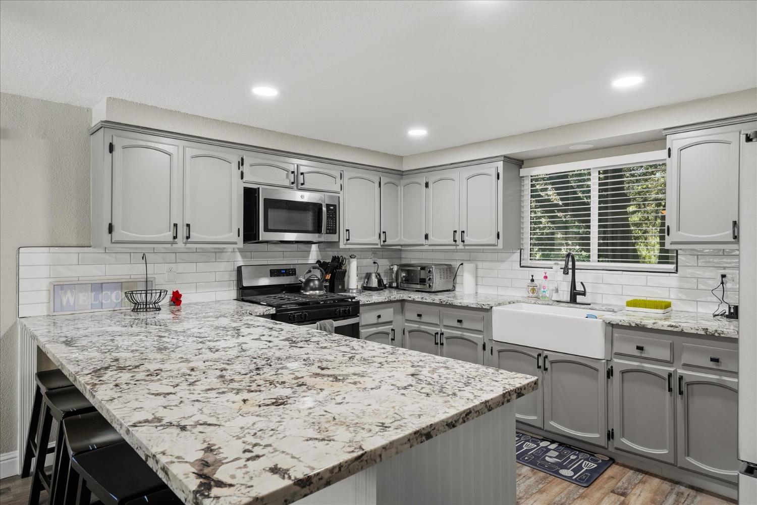 50722 Chu Ranch Rd, Oakhurst, CA 93644