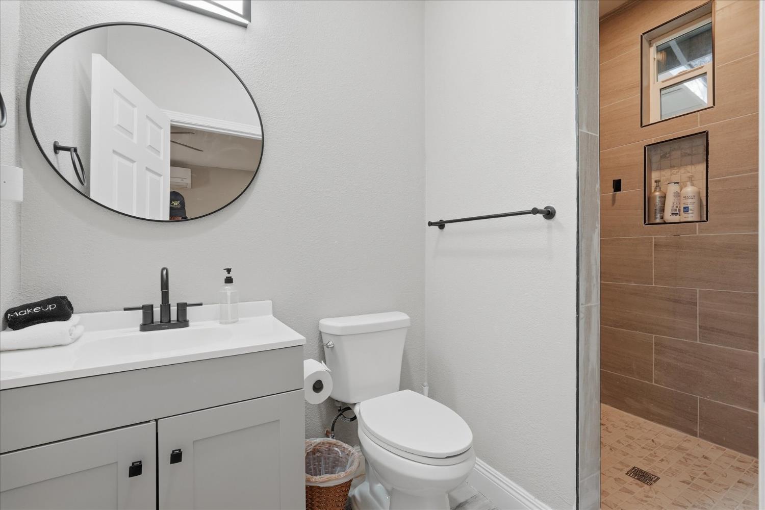 50722 Chu Ranch Rd, Oakhurst, CA 93644