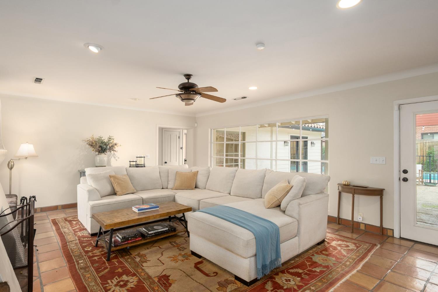 625 E Lansing Way, Fresno, CA 93704