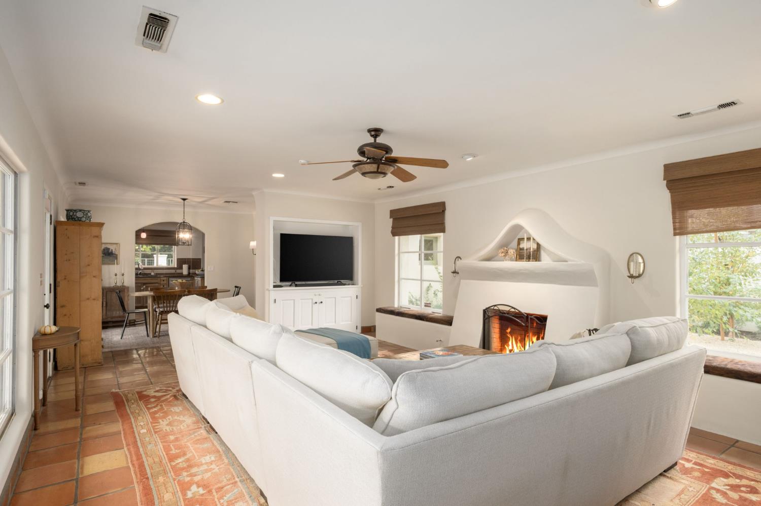 625 E Lansing Way, Fresno, CA 93704