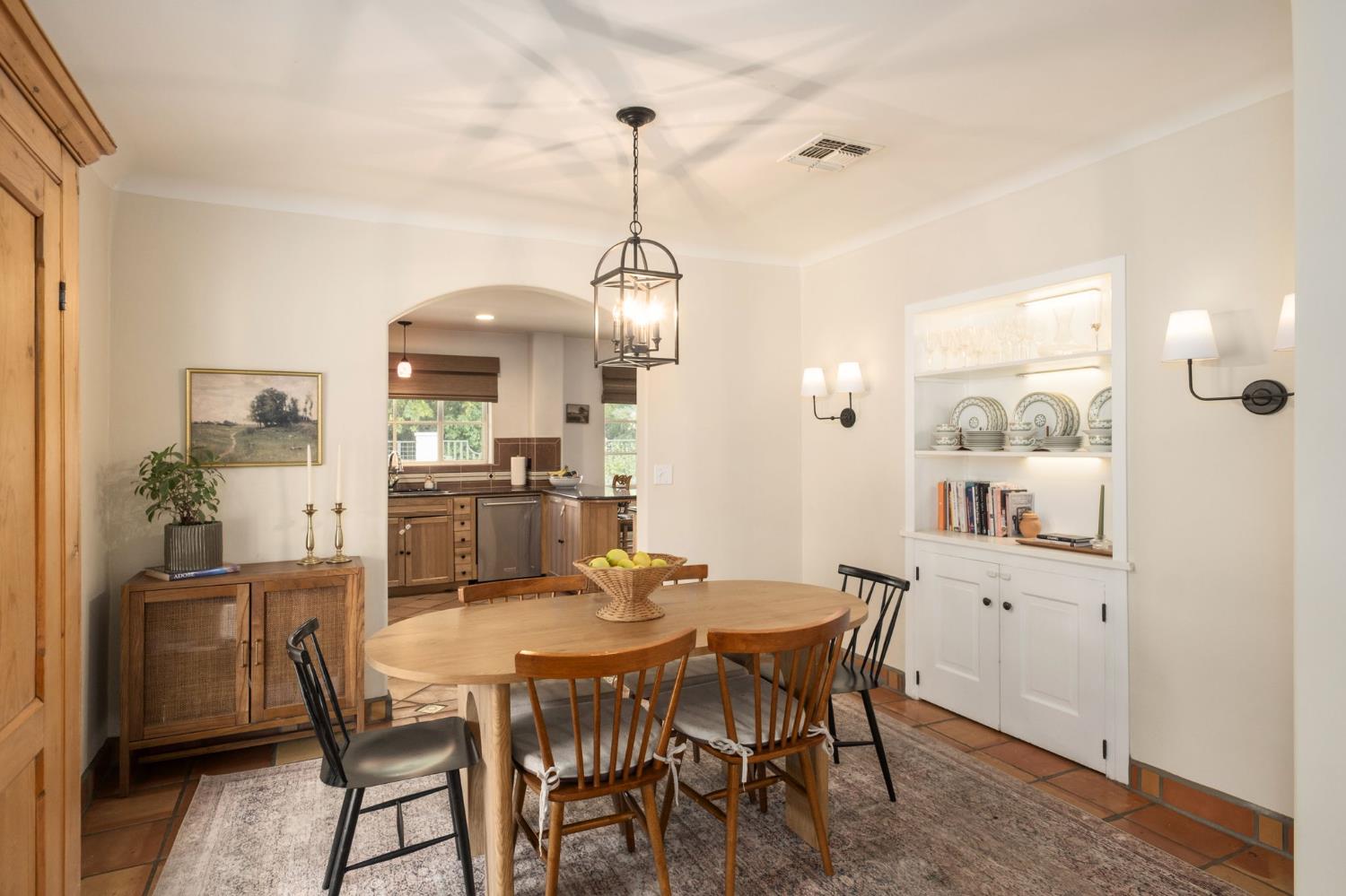 625 E Lansing Way, Fresno, CA 93704