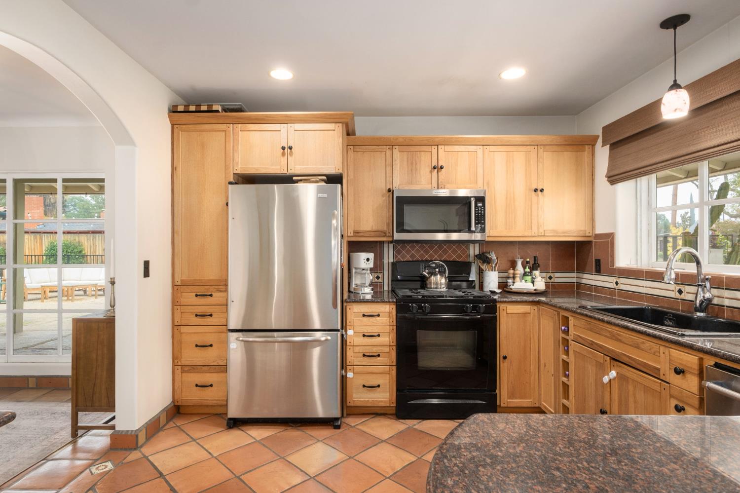 625 E Lansing Way, Fresno, CA 93704