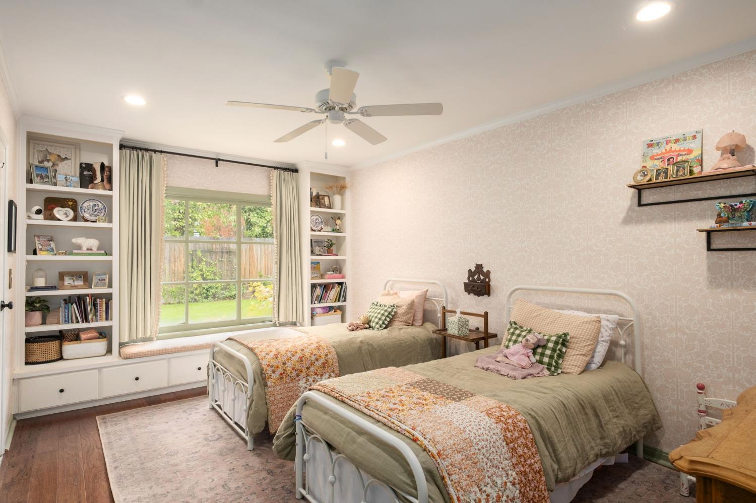 625 E Lansing Way, Fresno, CA 93704