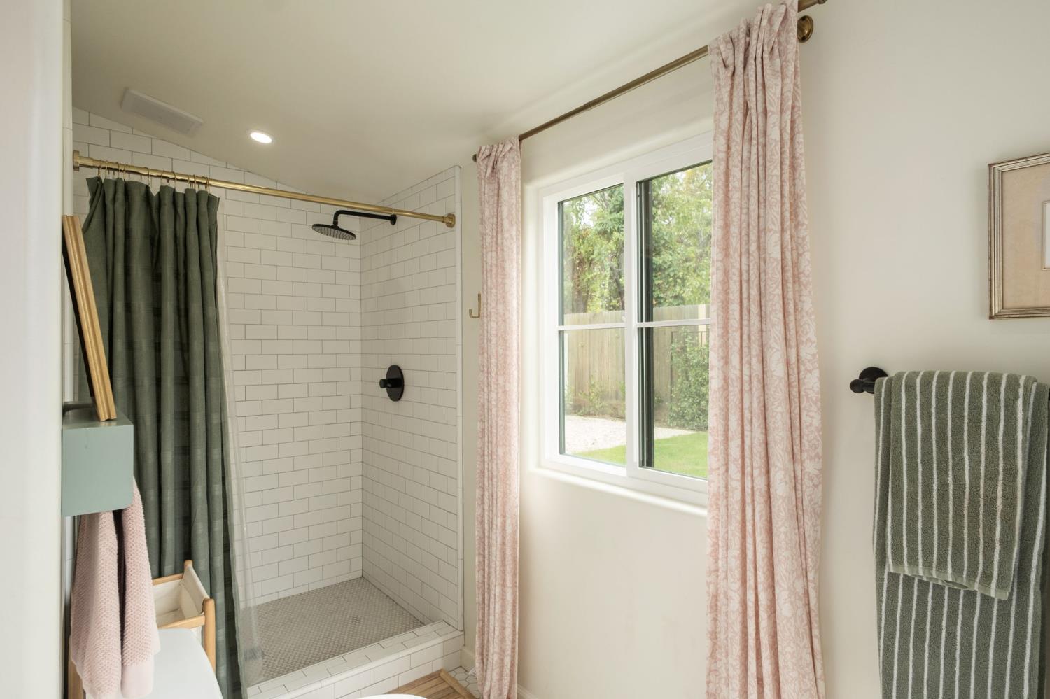 625 E Lansing Way, Fresno, CA 93704