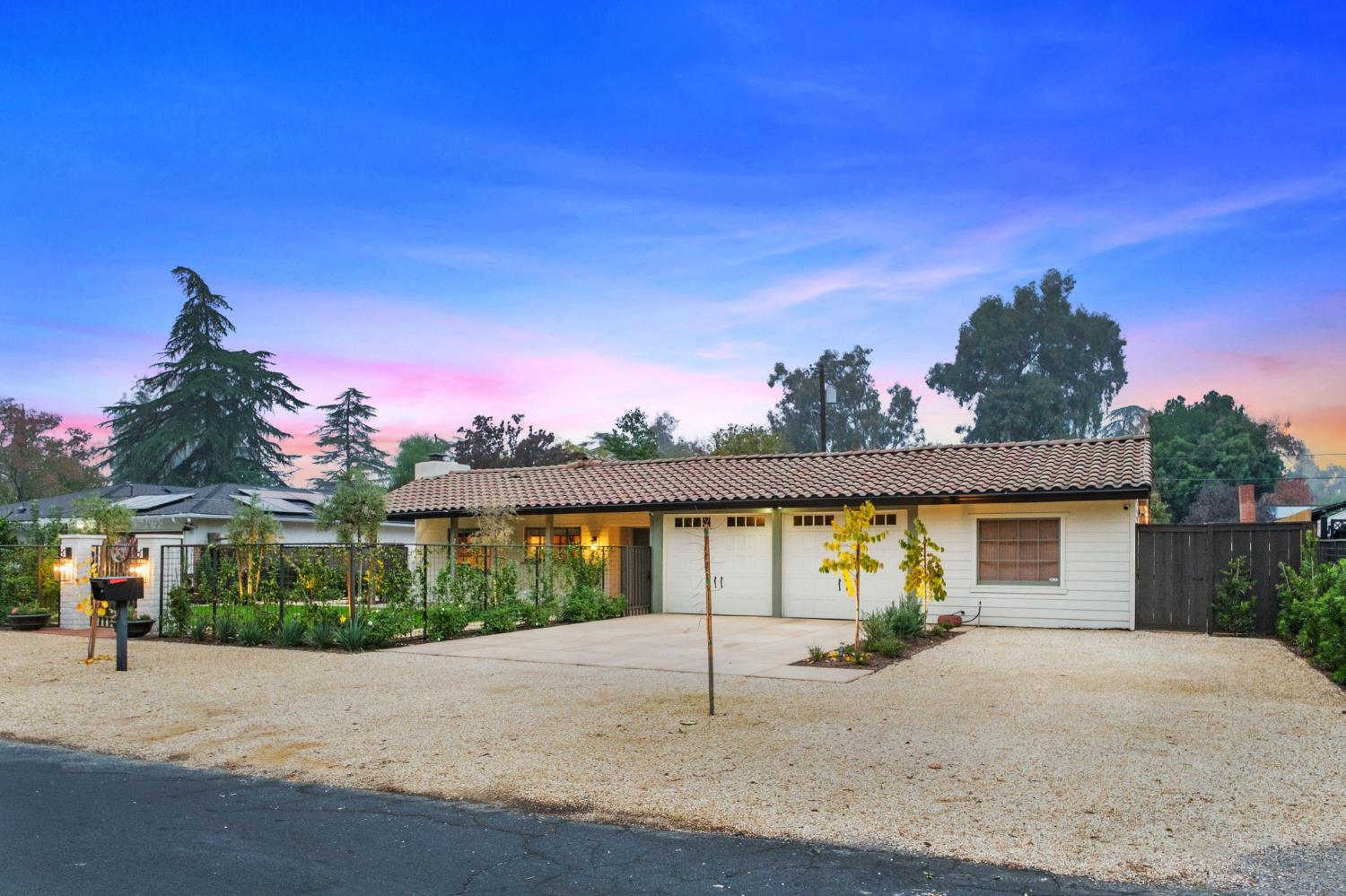 625 E Lansing Way, Fresno, CA 93704