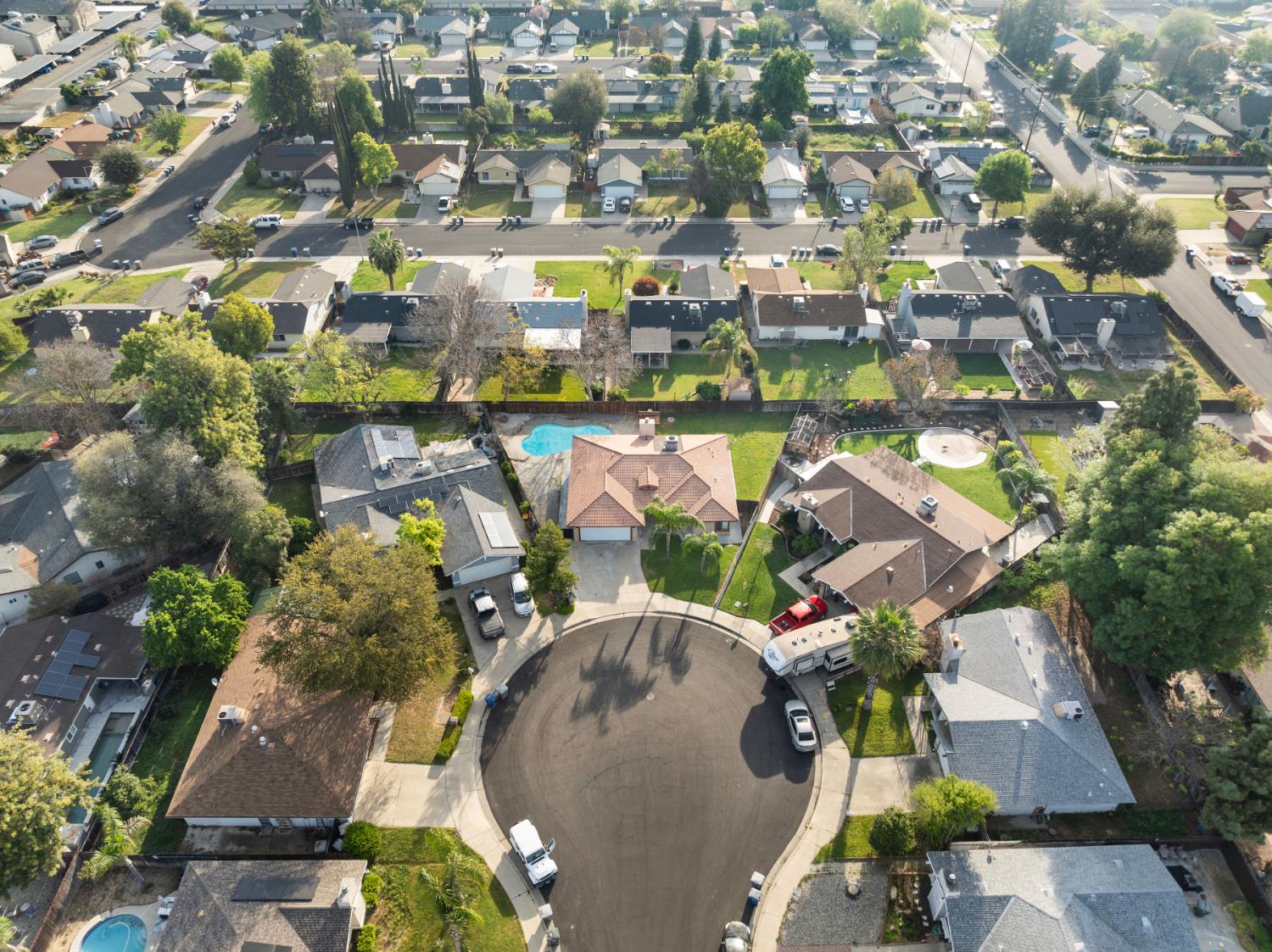 555 W Ashcroft Ave, Clovis, CA 93612