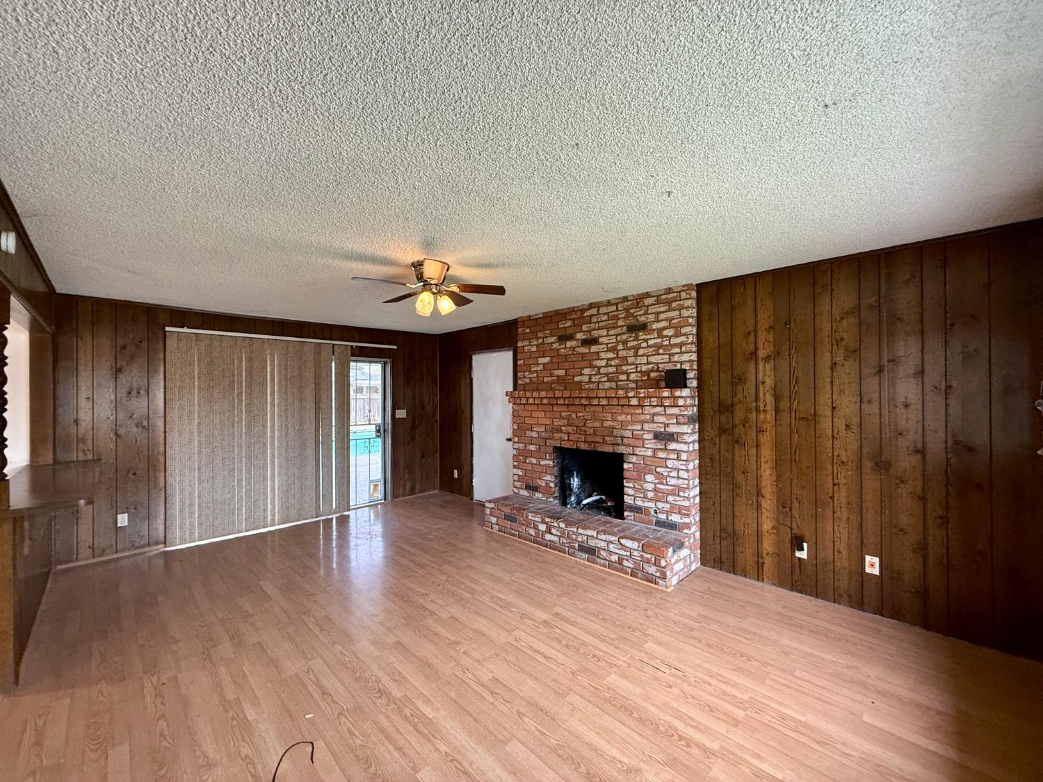 4382 N Crystal Ave, Fresno, CA 93705