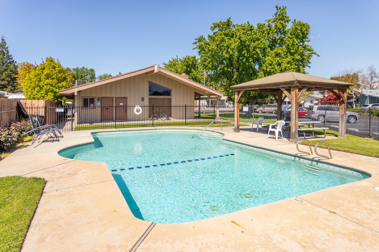 8701 Highway 41 #41, Fresno, CA 93720