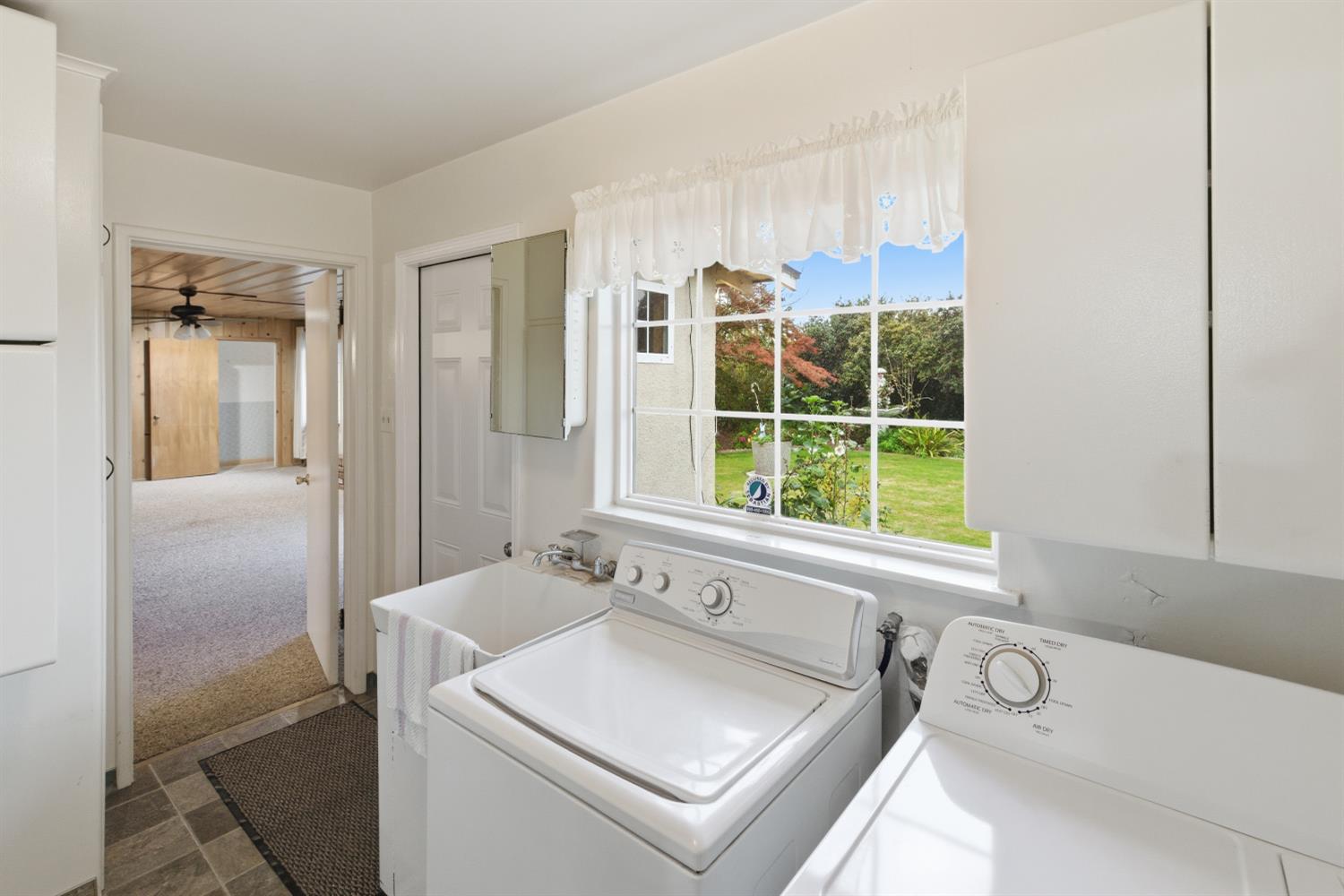 11704 E Nebraska Ave, Selma, CA 93662