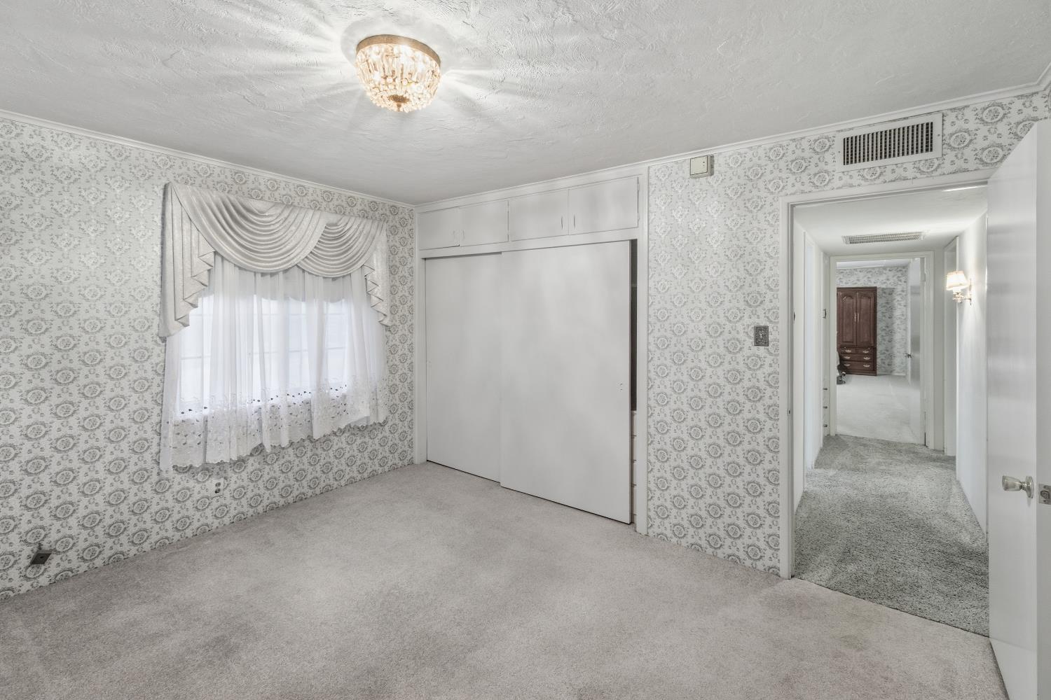 11704 E Nebraska Ave, Selma, CA 93662