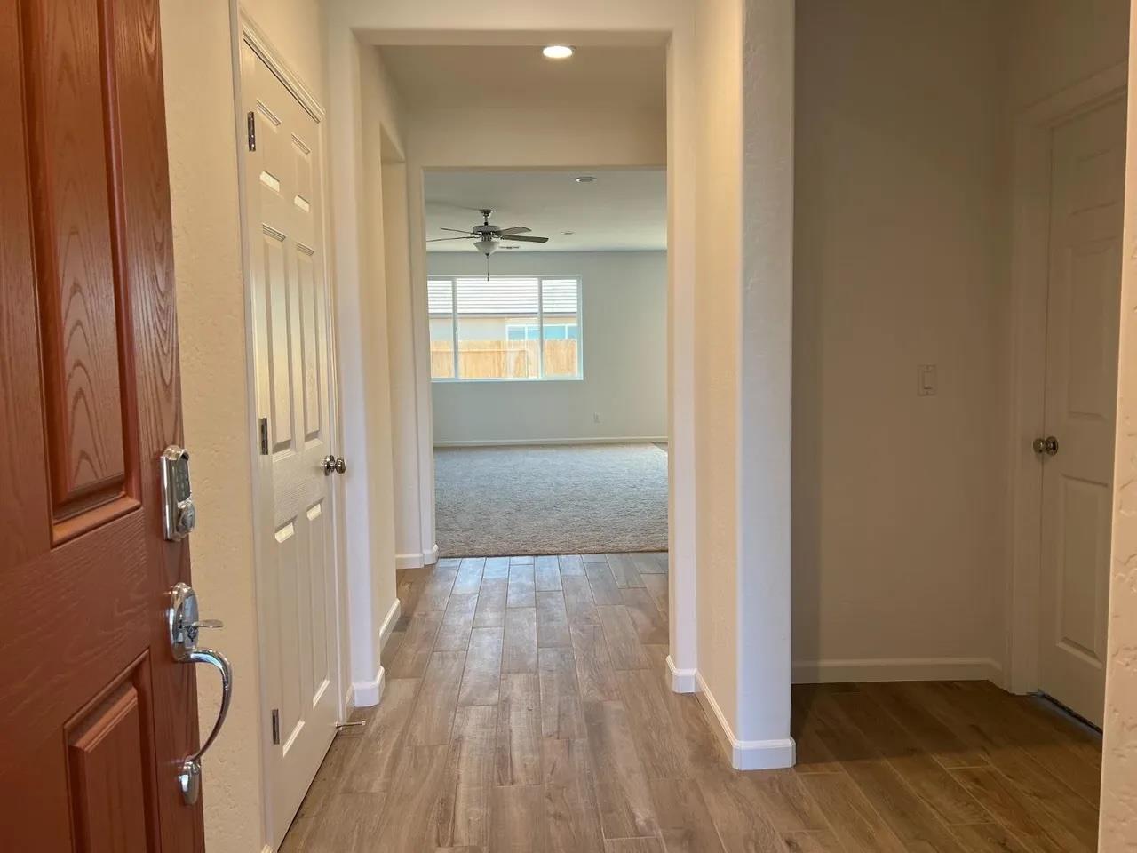 6734 E Cambridge Ave, Fresno, CA 93727