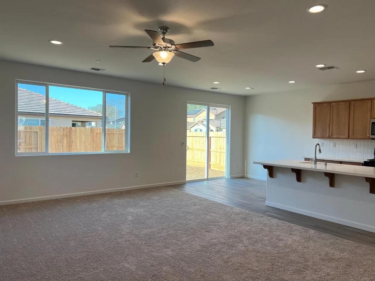 6734 E Cambridge Ave, Fresno, CA 93727