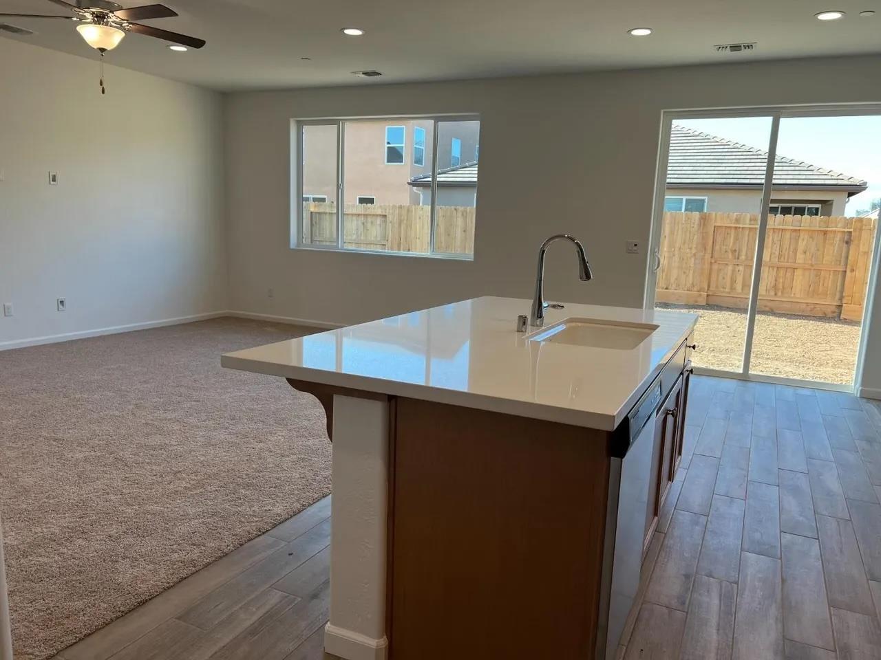 6734 E Cambridge Ave, Fresno, CA 93727