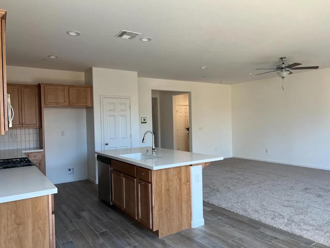 6734 E Cambridge Ave, Fresno, CA 93727