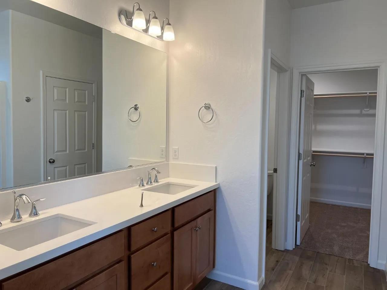 6734 E Cambridge Ave, Fresno, CA 93727