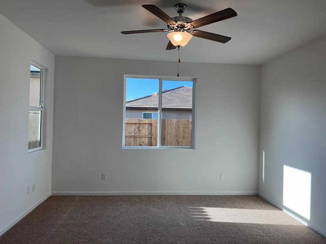 6734 E Cambridge Ave, Fresno, CA 93727