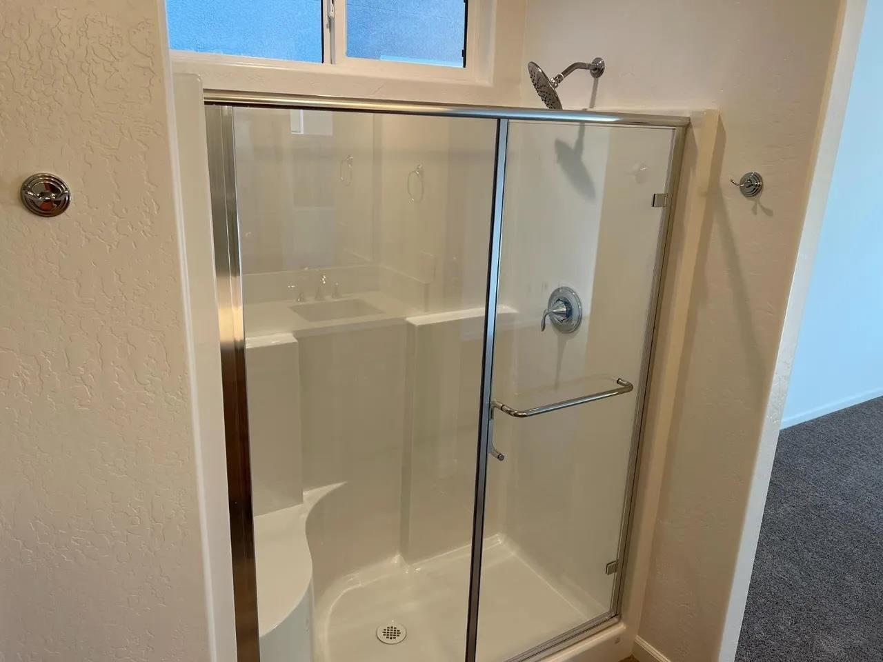 6734 E Cambridge Ave, Fresno, CA 93727