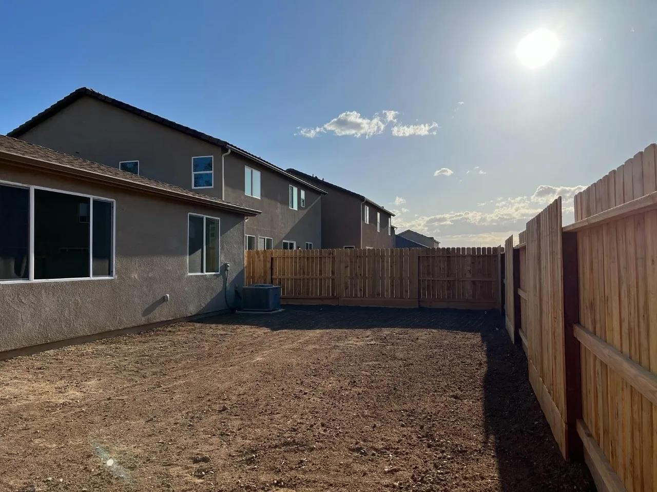 6734 E Cambridge Ave, Fresno, CA 93727