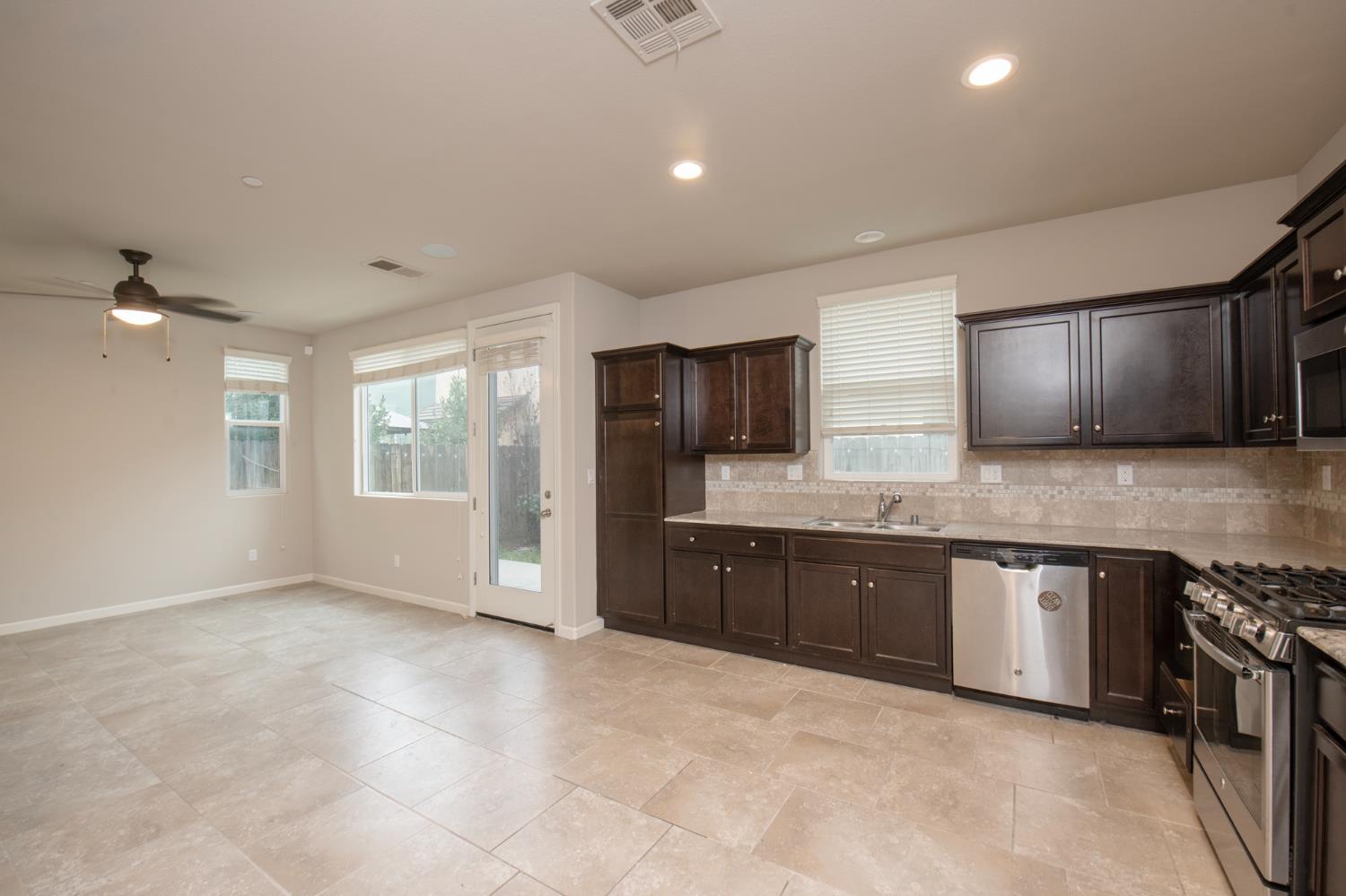 3740 Euphoria Way, Clovis, CA 93619