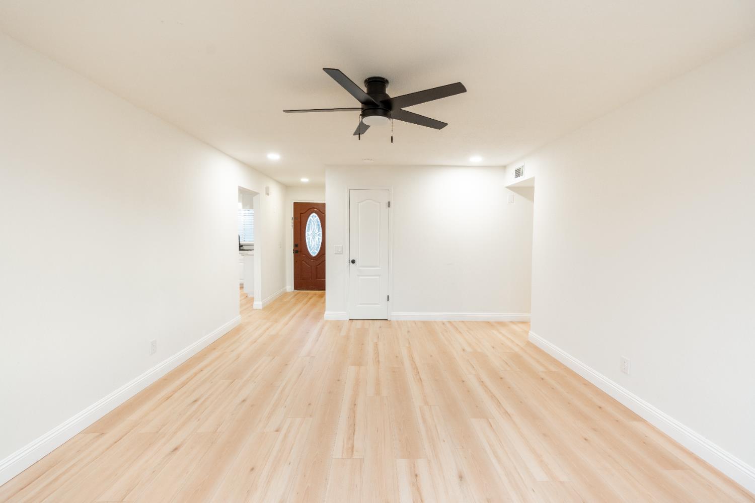 2612 Renn, Clovis, CA 93611