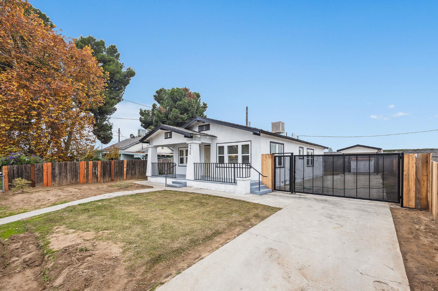 4429 E Thomas Ave, Fresno, CA 93702