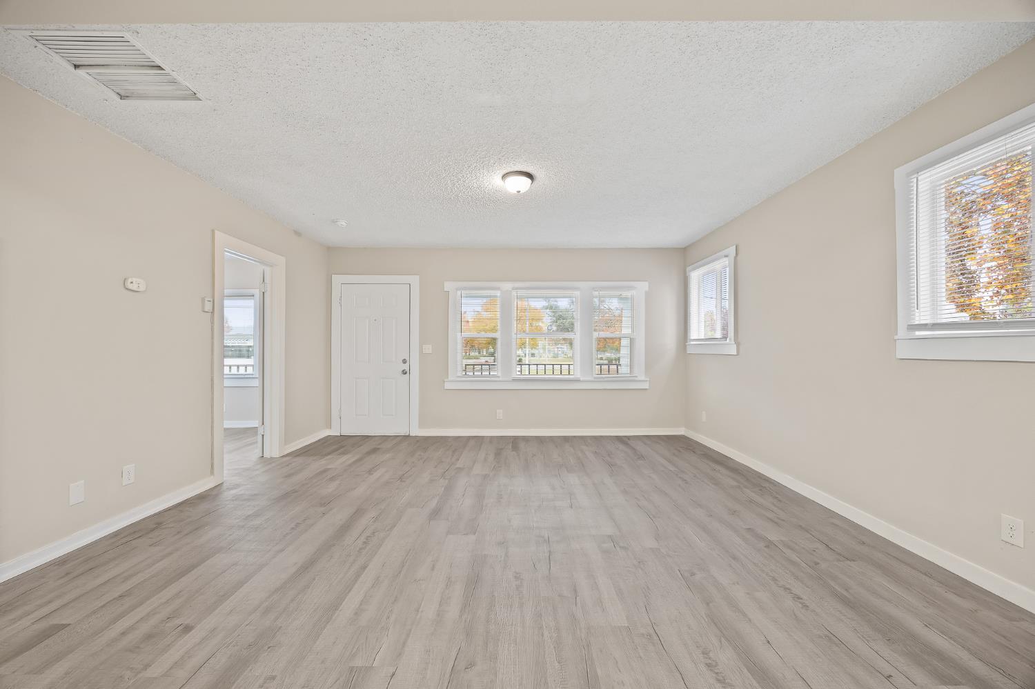 4429 E Thomas Ave, Fresno, CA 93702