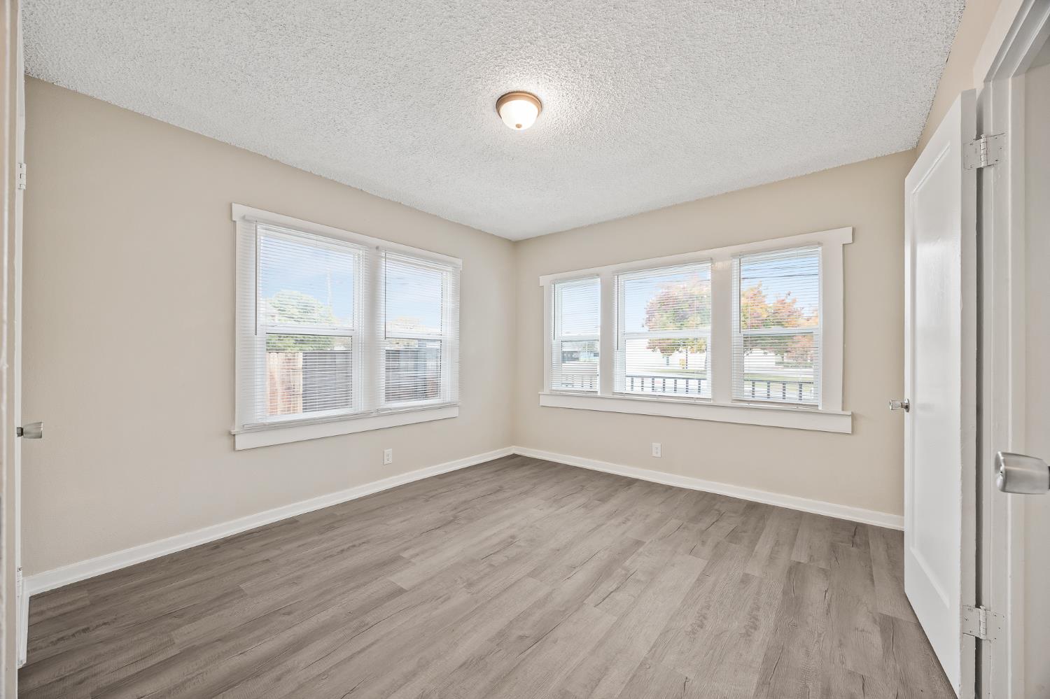 4429 E Thomas Ave, Fresno, CA 93702