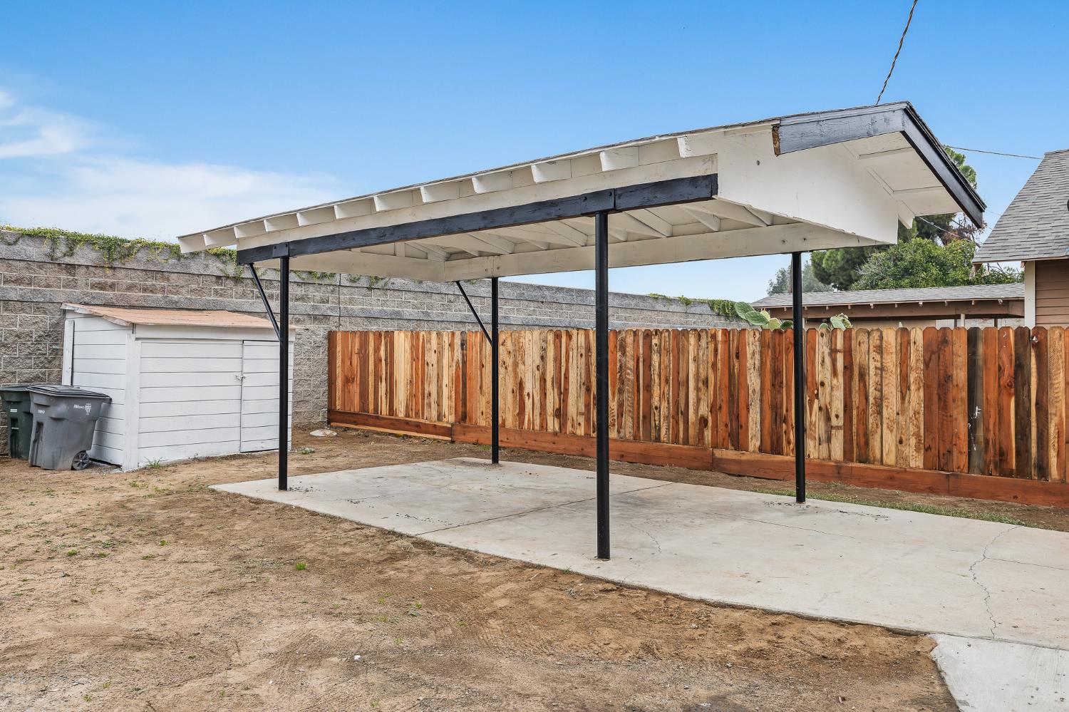 4429 E Thomas Ave, Fresno, CA 93702