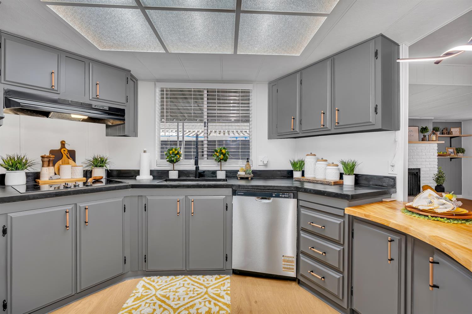 2706 W ashlan Ave #266, Fresno, CA 93705