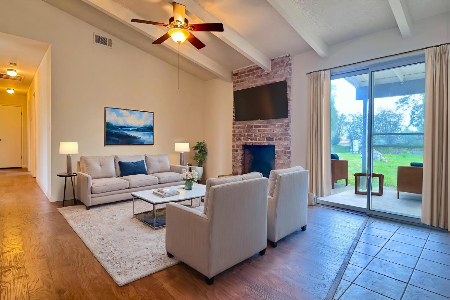 5205 W Lamona Ave, Fresno, CA 93722