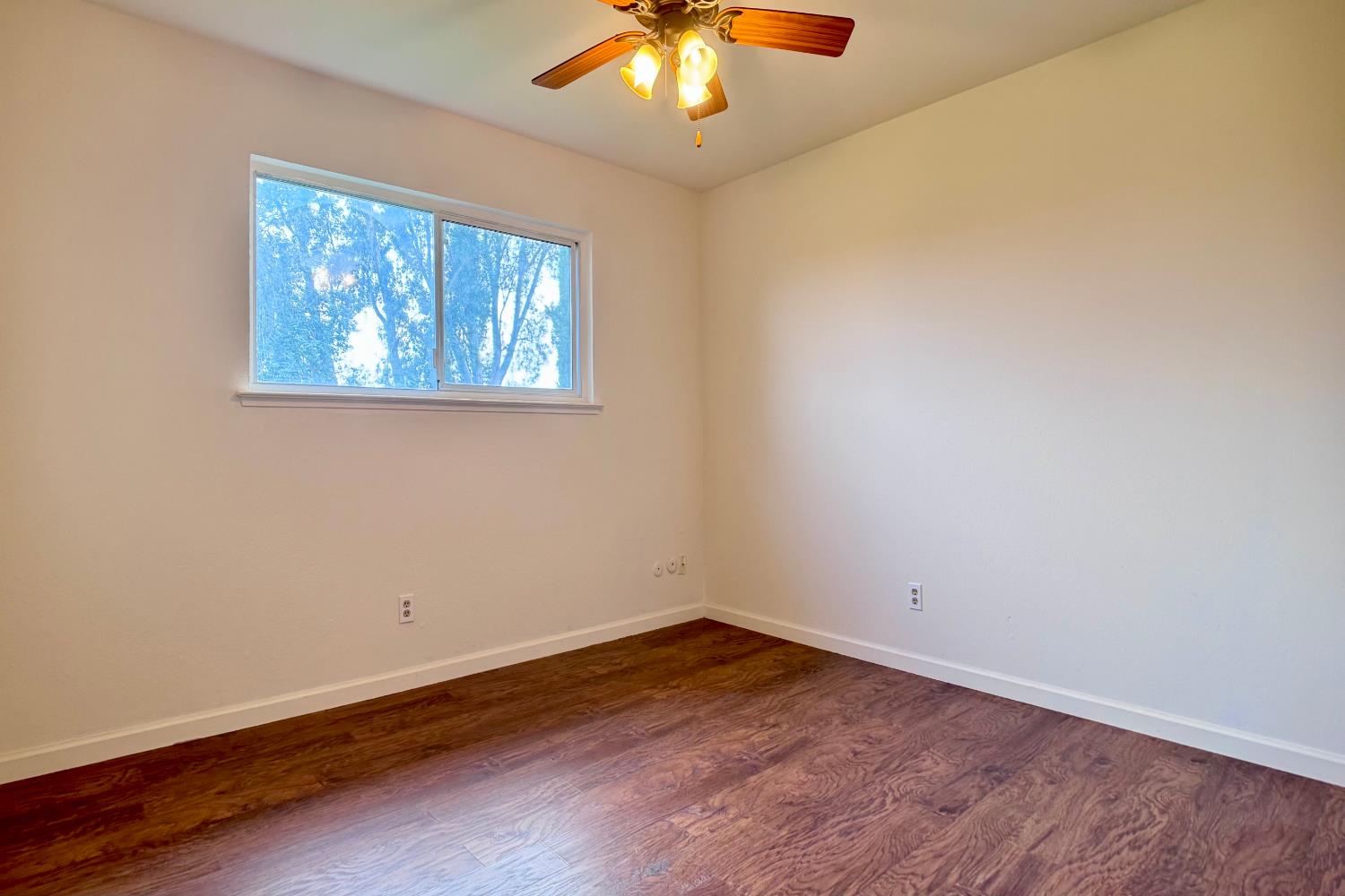 5205 W Lamona Ave, Fresno, CA 93722