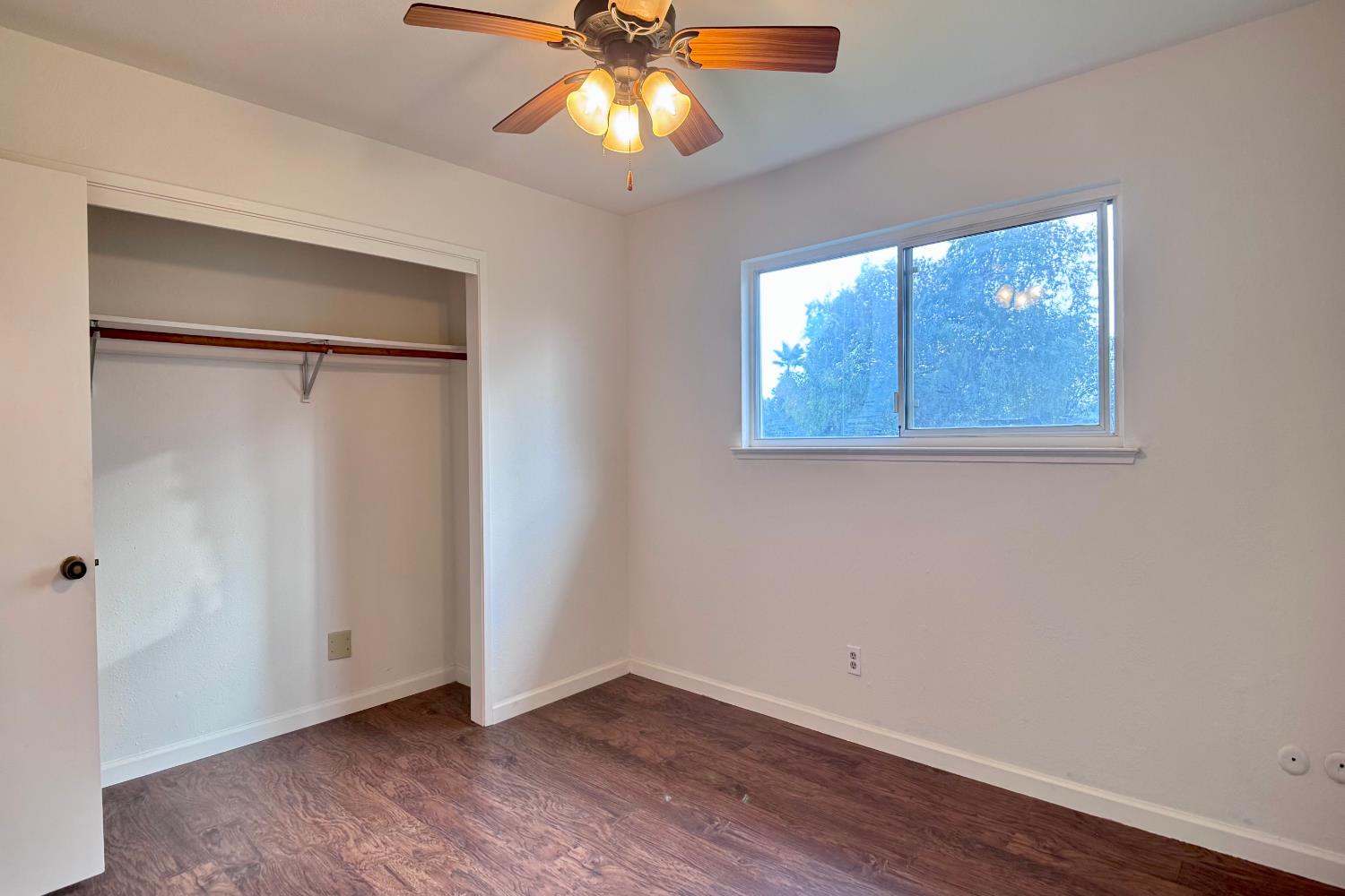 5205 W Lamona Ave, Fresno, CA 93722